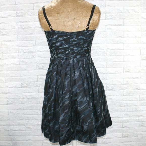 BCBGMAXAZRIA Dress Abstract Silk Prom Homecoming Cocktail Party Blue Grey  6 - Picture 6 of 13